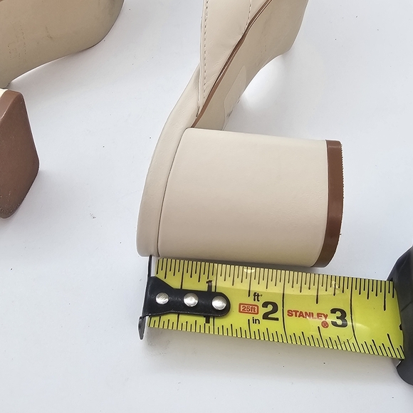 Steve Madden Dodie Sandals in Bone Leather Made In Brazil Size 8.5 - Picture 11 of 12